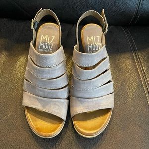 Miz Mooz Wedge